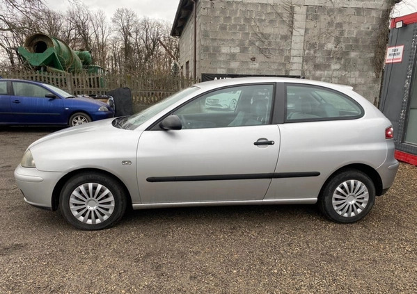 Seat Ibiza cena 4500 przebieg: 240000, rok produkcji 2003 z Leszno małe 46